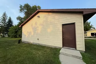618 Dewey Ave N, Thief River Falls, MN 56701 - Photo 36