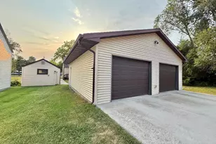 618 Dewey Ave N, Thief River Falls, MN 56701 - Photo 2