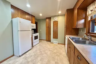 618 Dewey Ave N, Thief River Falls, MN 56701 - Photo 12