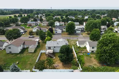 1464 Roosevelt Street S, Cambridge, MN 55008 - Photo 2
