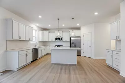641 Sierra Parkway, Waconia, MN 55387 - Photo 2