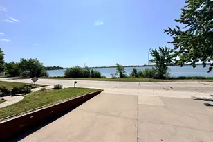 506 W Lake Ave, Worthington, MN 56187 - Photo 8