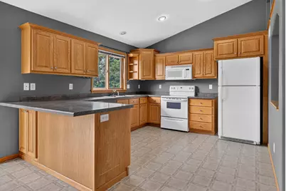 206 Hunters Court, Eagle Lake, MN 56024 - Photo 6
