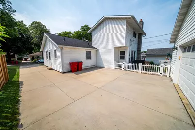 1853 16 1/2 St NW, Rochester, MN 55901 - Photo 2