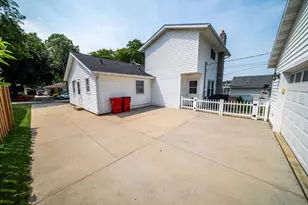 1853 16 1/2 St NW, Rochester, MN 55901 - Photo 2