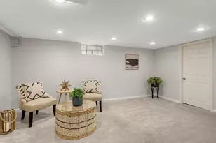 1385 Arona St, Saint Paul, MN 55108 - Photo 26