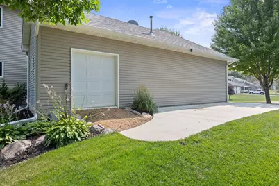 1869 White Oak Drive, Chaska, MN 55318 - Photo 32