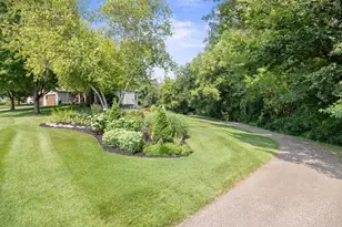 1869 White Oak Dr, Chaska, MN 55318 - Photo 38