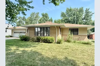 819 E Meadow Lane, Redwood Falls, MN 56283 - Photo 2