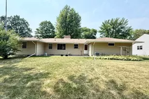819 E Meadow Ln, Redwood Falls, MN 56283 - Photo 4