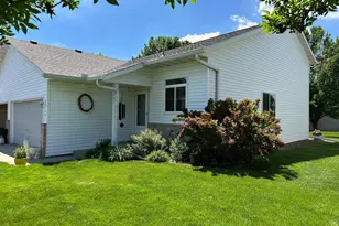 1507 Dublin Ct, Shakopee, MN 55379 - Photo 2