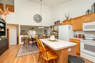 1507 Dublin Ct, Shakopee, MN 55379 - Photo 6