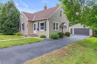 725 4th Avenue SW, Hutchinson, MN 55350 - Photo 1