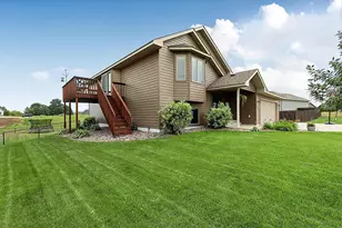 105 Estate Dr, Avon, MN 56310 - Photo 2