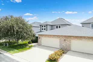 1498 Willow Point Ln SW, Rochester, MN 55902 - Photo 2