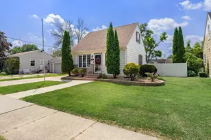 302 16th St SE, Austin, MN 55912 - Photo 1