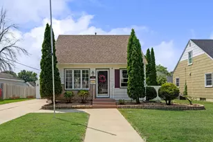 302 16th St SE, Austin, MN 55912 - Photo 2