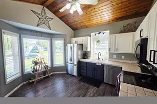 17532 Freeport Way, Farmington, MN 55024 - Photo 2