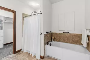 5501 Fernbrook Ln N, Plymouth, MN 55446 - Photo 22