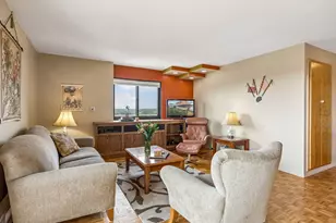 410 Groveland Ave, Minneapolis, MN 55403 - Photo 2