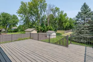 7926 Chesshire Ln N, Maple Grove, MN 55311 - Photo 28