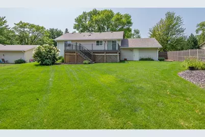 7926 Chesshire Lane N, Maple Grove, MN 55311 - Photo 32