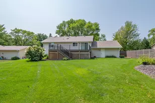 7926 Chesshire Ln N, Maple Grove, MN 55311 - Photo 32