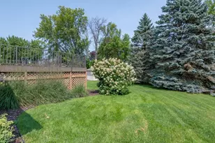 7926 Chesshire Ln N, Maple Grove, MN 55311 - Photo 30
