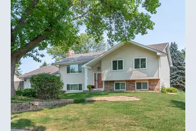 7926 Chesshire Lane N, Maple Grove, MN 55311 - Photo 2