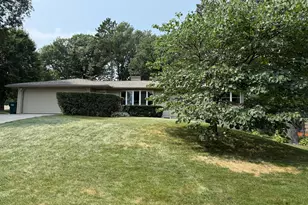 3901 Hampshire Ave N, Crystal, MN 55427 - Photo 2