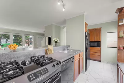 2037 Montreal Avenue, Saint Paul, MN 55116 - Photo 4
