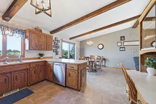 902 Park Ln, Belle Plaine, MN 56011 - Photo 6