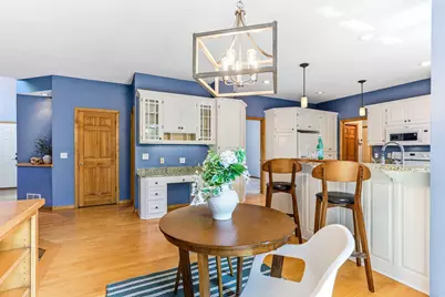 2413 Bridle Creek Trail, Chanhassen, MN 55317 - Photo 8