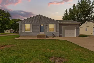 706 17th Street NE, Owatonna, MN 55060 - Photo 1