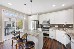11330 Sand Castle Dr, Woodbury, MN 55129 - Photo 4
