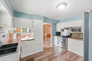 407 W Birch St, Saint Joseph, MN 56374 - Photo 2