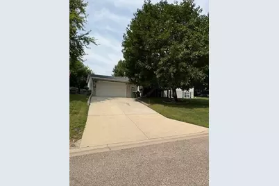 452 Kouwe Street NW, Hutchinson, MN 55350 - Photo 2