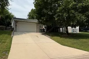 452 Kouwe St NW, Hutchinson, MN 55350 - Photo 2