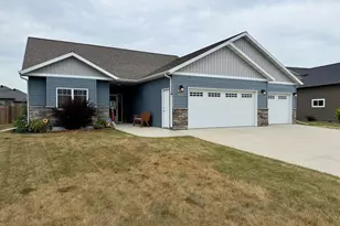 406 13th St NE, Dilworth, MN 56529 - Photo 1