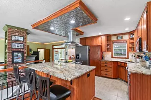 1601 E 82nd St, Bloomington, MN 55425 - Photo 2