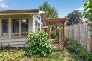 1601 E 82nd St, Bloomington, MN 55425 - Photo 36