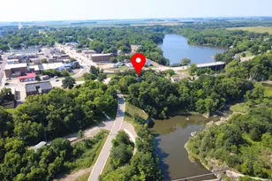 109 W Bridge St, Redwood Falls, MN 56283 - Photo 4