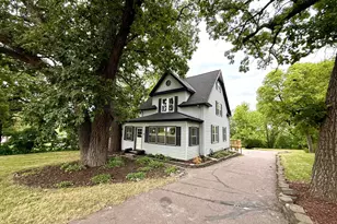 109 W Bridge St, Redwood Falls, MN 56283 - Photo 1