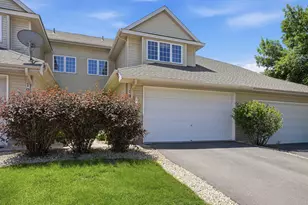 1971 Andrew Ct, Chanhassen, MN 55317 - Photo 2