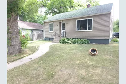 304 13th Street N, Moorhead, MN 56560 - Photo 2