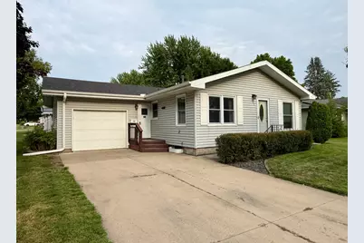 105 1st Street SE, Plainview, MN 55964 - Photo 2