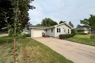 105 1st St SE, Plainview, MN 55964 - Photo 1