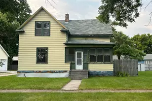 309 4th St W, Thief River Falls, MN 56701 - Photo 1