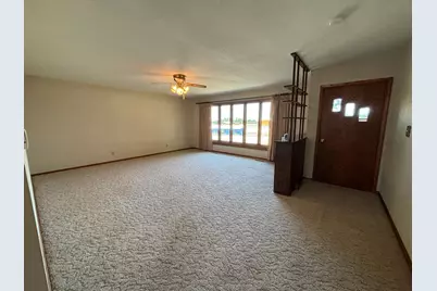 506 Lincoln Avenue W, Karlstad, MN 56732 - Photo 6