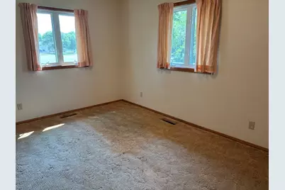 506 Lincoln Avenue W, Karlstad, MN 56732 - Photo 16